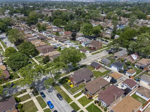 View/Area - 8425 S Spaulding Ave, Chicago, IL 60652 photo 2 of 7