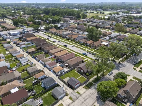 View/Area - 8425 S Spaulding Ave, Chicago, IL 60652 photo 4 of 7