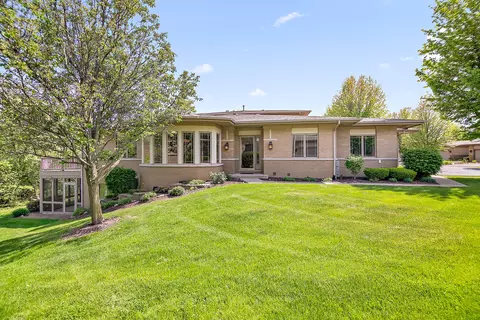 20456 Fallingwater Cir, Frankfort, IL 60423