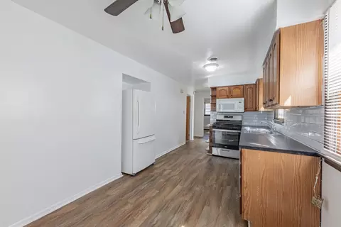 Kitchen - 7426 W 64th St, Summit, IL 60501 photo 1 of 4