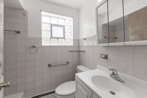 Bath - 7426 W 64th St, Summit, IL 60501 photo 2 of 2