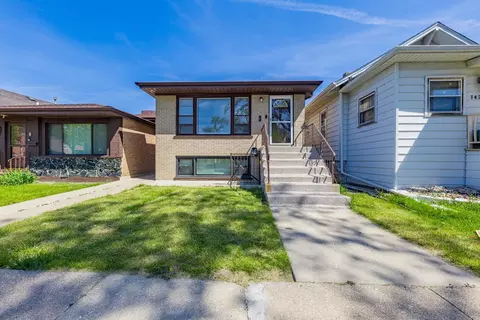 7426 W 64th St, Summit, IL 60501