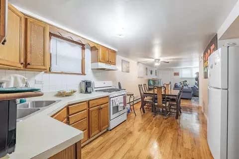 Kitchen - 7426 W 64th St, Summit, IL 60501 photo 4 of 4