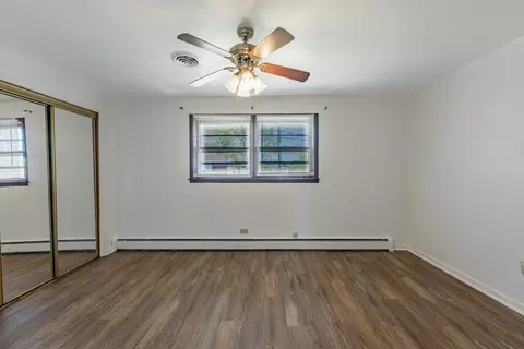 Bedroom - 7426 W 64th St, Summit, IL 60501 photo 5 of 6