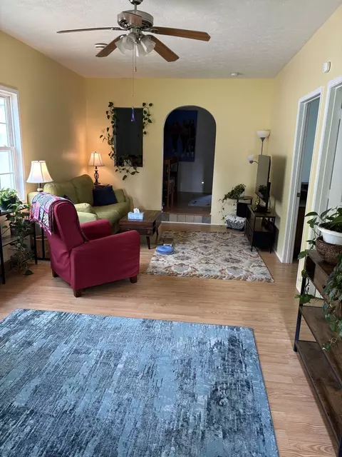 Living - 833 S 5th Ave, Kankakee, IL 60901 photo 1 of 1
