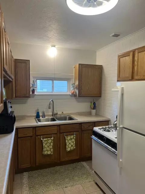 Kitchen - 833 S 5th Ave, Kankakee, IL 60901 photo 1 of 1