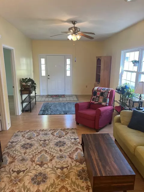 Entry Way - 833 S 5th Ave, Kankakee, IL 60901 photo 1 of 1