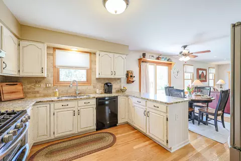 43 Mohawk St, Cary, IL 60013 photo 10