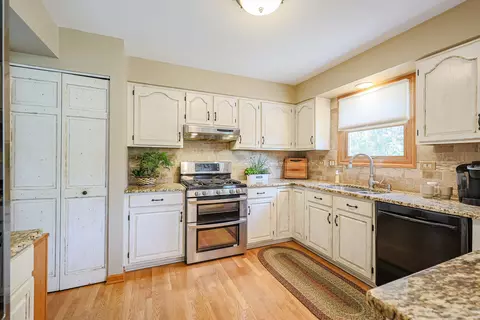 43 Mohawk St, Cary, IL 60013 photo 11