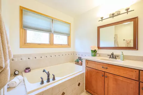 43 Mohawk St, Cary, IL 60013 photo 25