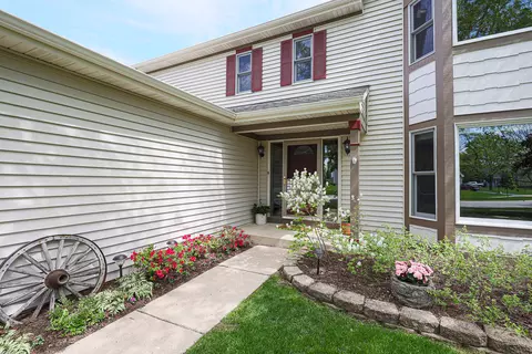 43 Mohawk St, Cary, IL 60013 photo 4