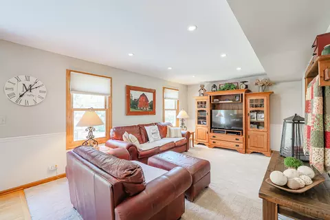 43 Mohawk St, Cary, IL 60013 photo 18