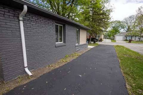 239 Marquette St, Park Forest, IL 60466 photo 2