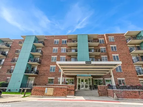 9355 W Irving Park Rd #120, Schiller Park, IL 60176