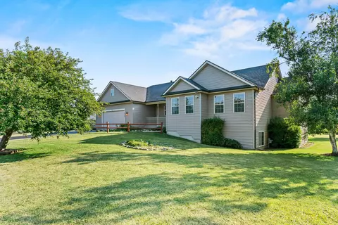 3560 White Tail Dr, Wonder Lake, IL 60097