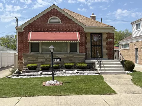 8834 S Cornell Ave, Chicago, IL 60617