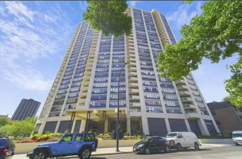 3930 N Pine Grove Ave #1703, Chicago, IL 60613