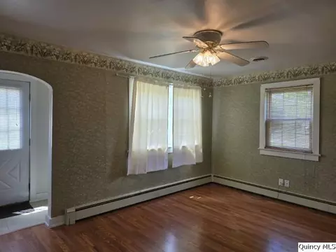 301 North St, Augusta, IL 62311 photo 11