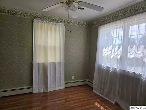 301 North St, Augusta, IL 62311 photo 9