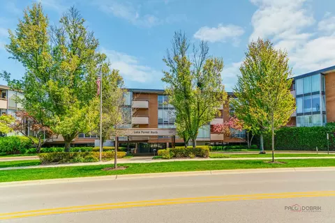 1301 N Western Ave #102, Lake Forest, IL 60045