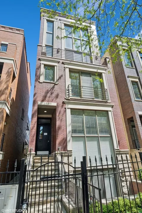 2939 N Damen Ave #2, Chicago, IL 60618