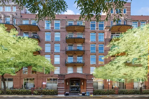 550 N Kingsbury St #601, Chicago, IL 60654