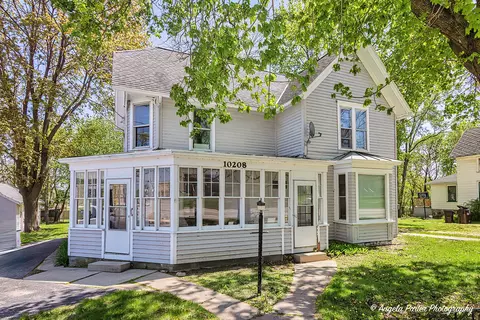 10208 N Main St, Richmond, IL 60071