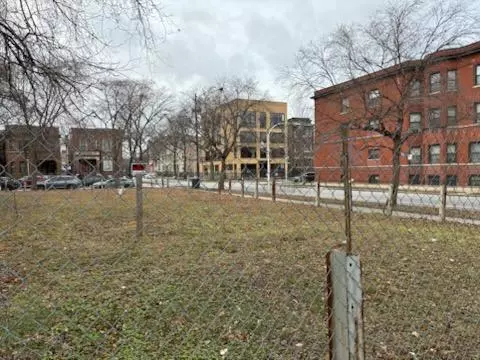 6601 S Minerva Ave, Chicago, IL 60637