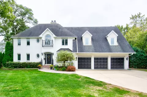 2025 Maplewood Rd, Northbrook, IL 60062