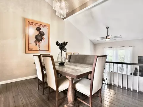Dining - 652 Claridge Cir, Hoffman Estates, IL 60169 photo 3 of 3