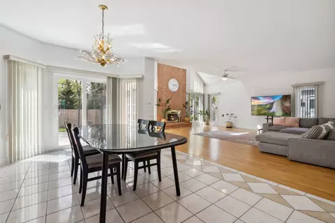Dining - 912 Elmdale Rd, Glenview, IL 60025 photo 4 of 4