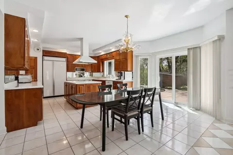 Kitchen - 912 Elmdale Rd, Glenview, IL 60025 photo 1 of 7