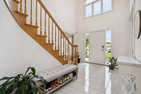 Entry Way - 912 Elmdale Rd, Glenview, IL 60025 photo 1 of 5