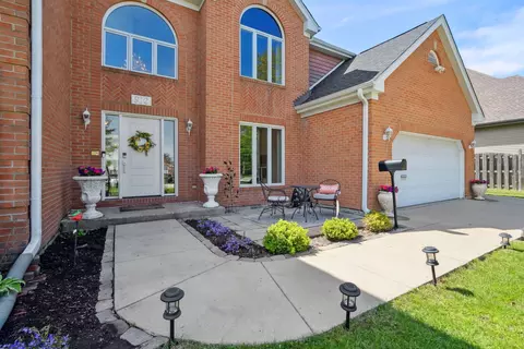 Exterior - 912 Elmdale Rd, Glenview, IL 60025 photo 2 of 6