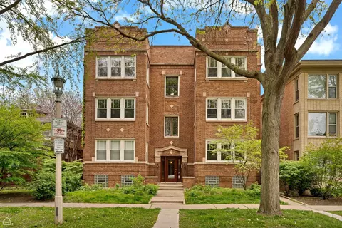 166 N Humphrey Ave #3N, Oak Park, IL 60302