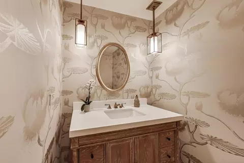 Bath - 265 Sunset Dr, Northfield, IL 60093 photo 1 of 7