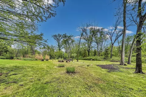 Exterior - 265 Sunset Dr, Northfield, IL 60093 photo 6 of 7
