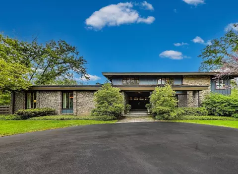 265 Sunset Dr, Northfield, IL 60093