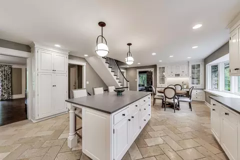 Kitchen - 265 Sunset Dr, Northfield, IL 60093 photo 2 of 3