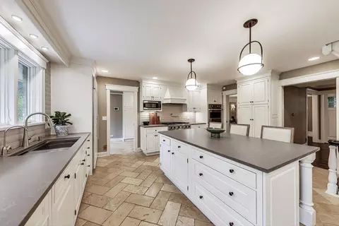 Kitchen - 265 Sunset Dr, Northfield, IL 60093 photo 1 of 3