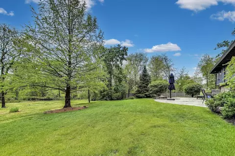 Exterior - 265 Sunset Dr, Northfield, IL 60093 photo 4 of 7