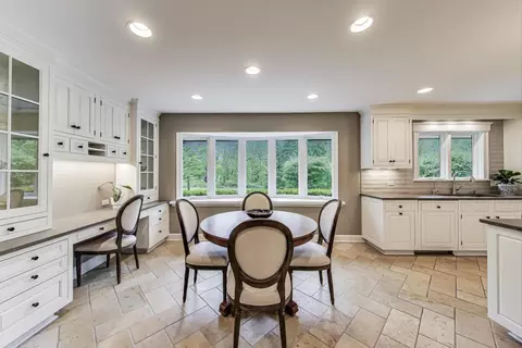 Kitchen - 265 Sunset Dr, Northfield, IL 60093 photo 3 of 3
