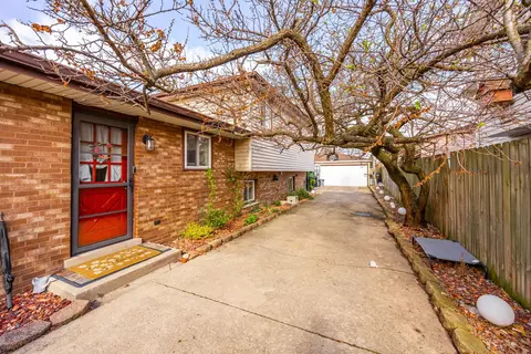 8327 S 78th Ave, Bridgeview, IL 60455 photo 36
