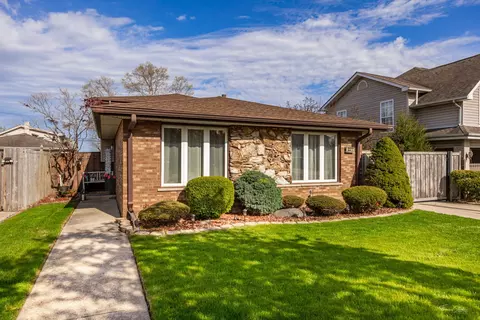 8327 S 78th Ave, Bridgeview, IL 60455 photo 24