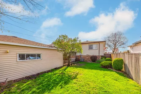 8327 S 78th Ave, Bridgeview, IL 60455 photo 33
