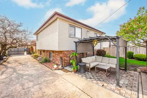 8327 S 78th Ave, Bridgeview, IL 60455 photo 35