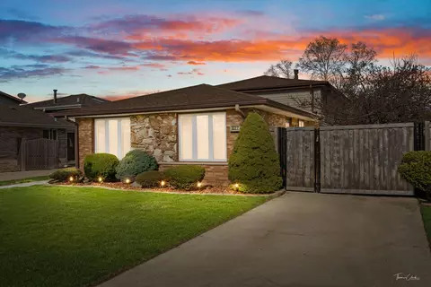 8327 S 78th Ave, Bridgeview, IL 60455