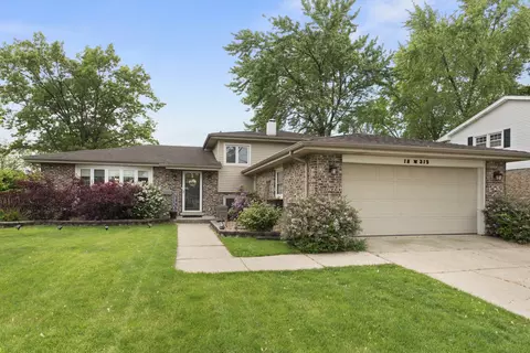 18 W315 Holly Ave, Darien, IL 60561