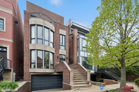 1759 W Surf St, Chicago, IL 60657
