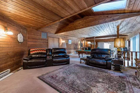 Living - 511 Deerpath Dr, Winthrop Harbor, IL 60096 photo 5 of 5